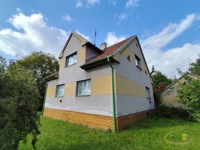 Rodinný dům 5+1, 2 X  garáž, dílna, zahrada, sklep, Dolní Hořice, okres Tábor