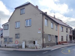 Dvoupodlažní rodinný dům 6+1 s dílnou a zahradou v obci Studená